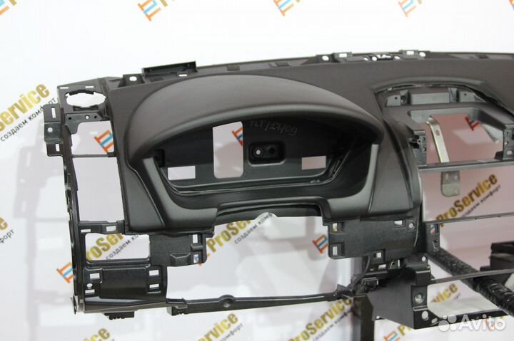 Торпедо Mitsubishi Galant панель приборов