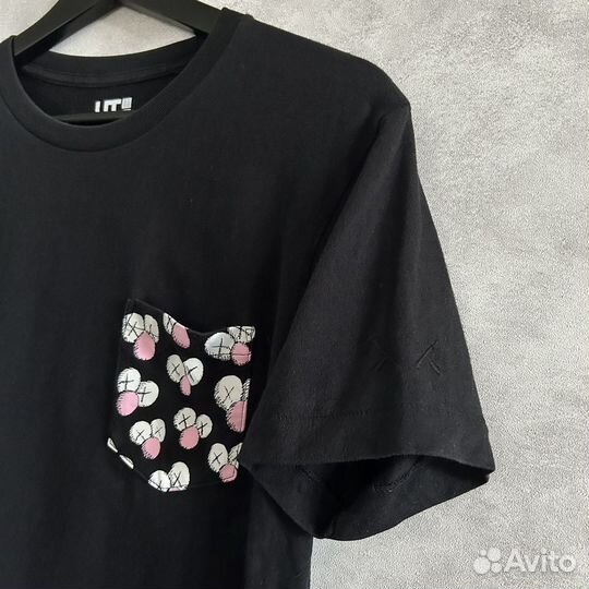 Футболка Uniqlo x Kaws