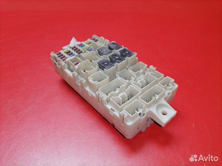 Блок предохранителей салонный Mitsubishi L200 KB4T