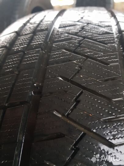 Triangle Snowlink TWT02 235/60 R18