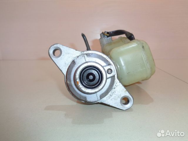 Главный тормозной цилиндр toyota AZE156H