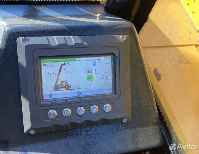 Телескопический погрузчик Quadtrac TH735, 2022