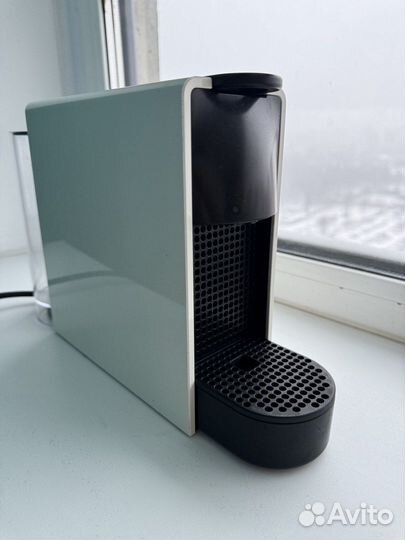 Кофемашина nespresso essenza mini