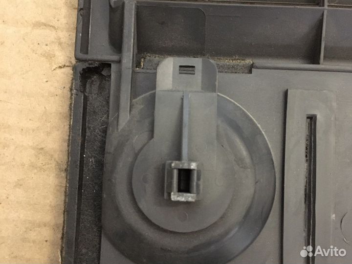 Обшивка багажника Volkswagen Phaeton (2798)