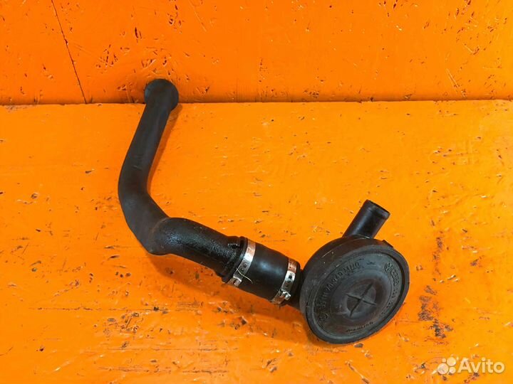 Патрубок (трубопровод, шланг) Volkswagen 1995 Pass