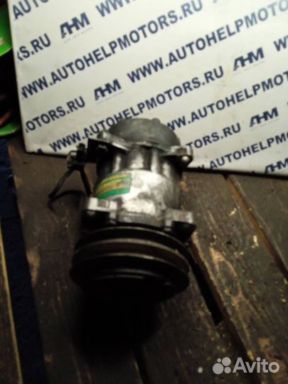 Компрессор кондиционера Renault Magnum 2006