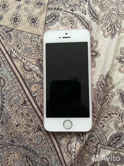 iPhone SE, 32 ГБ