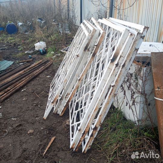 Металлические решетки на окна бу