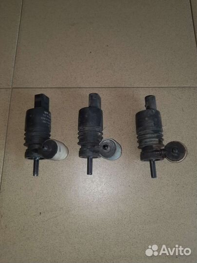 Насос омывателя стекла Skoda Octavia 1u