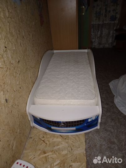 Детская кровать машинка