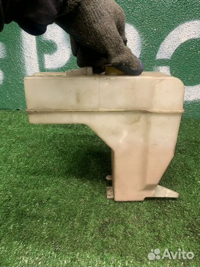 Расширительный бачок Nissan Xtrail