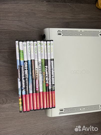 Прошитый Xbox 360 (в комплекте геймпад + игры)
