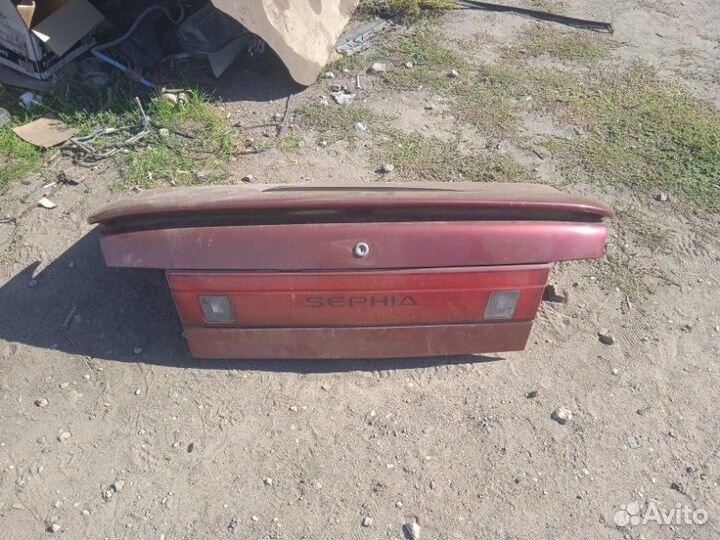 Крышка багажника задняя Kia Sephia