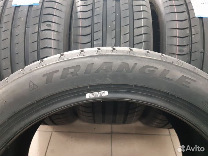 Triangle EffeXSport TH202 255/40 R18