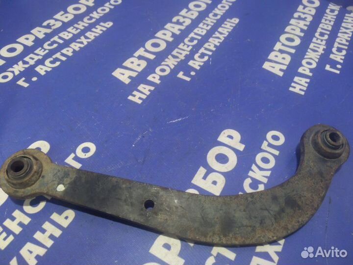 Задний левый поперечный рычаг Toyota Avensis седан