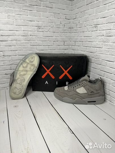 Кроссовки Nike Air Jordan 4 Retro Kaws