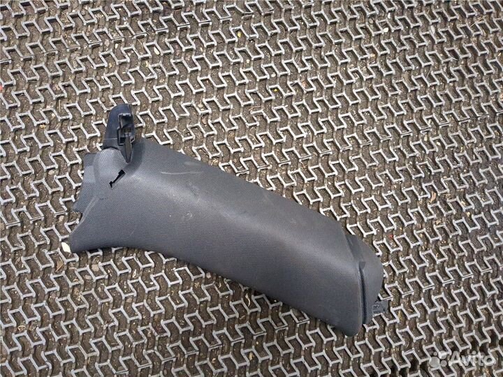 Обшивка стойки Audi A3, 2016