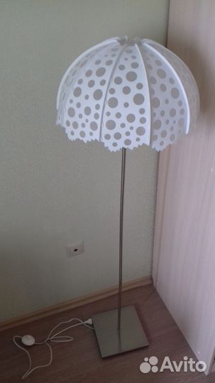 Продам торшер