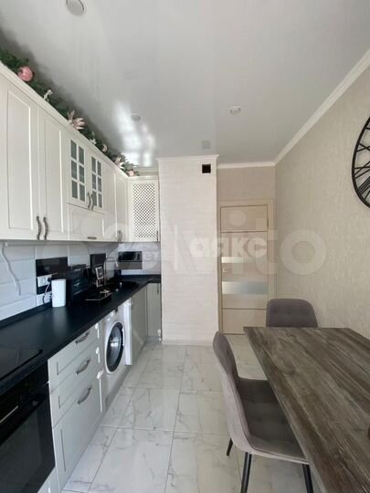 2-к. квартира, 60 м², 9/17 эт.