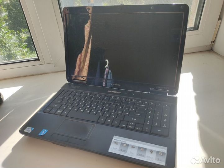 Ноутбук eMachines E725 с SSD