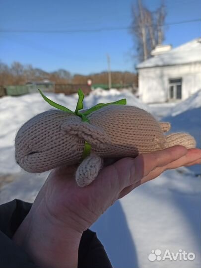 Спящий зайчонок вязаный. Ручная работа