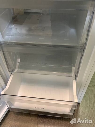 Холодильник Haier CEF537AWG