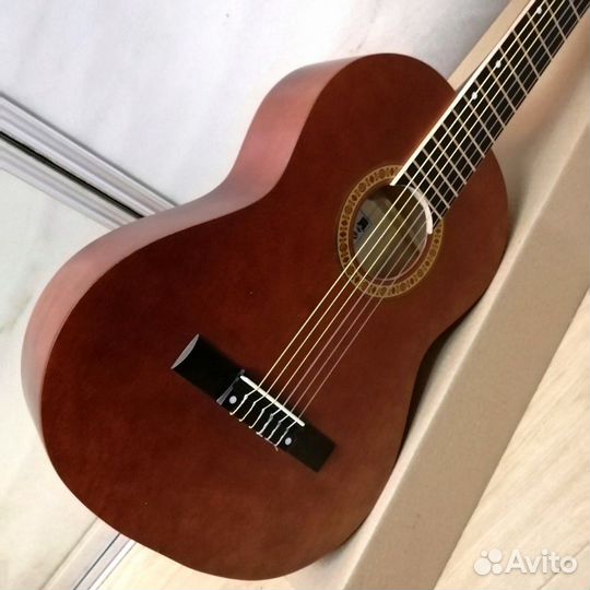 Гитара новая классическая полноразмерная