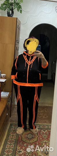 Спортивный костюм женский