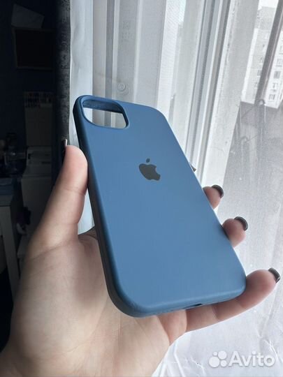 Чехол на iPhone 13