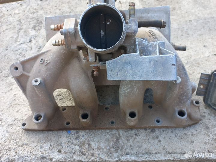 Впускной коллектор на Опель