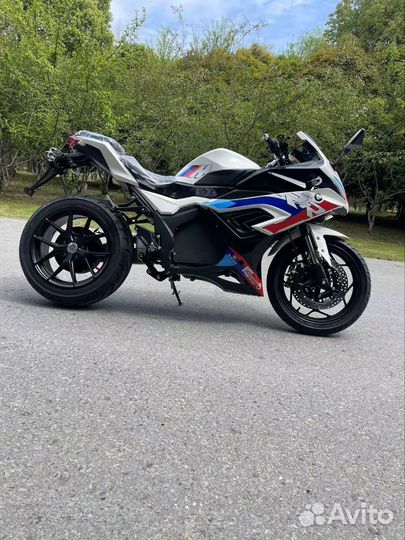Электромотоцикл BMW RR