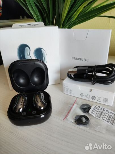 Беспроводные наушники Samsung galaxy buds live