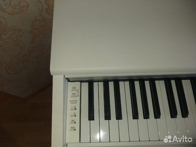 Продаётся электронное пианино Yamaha Arius YDP 144