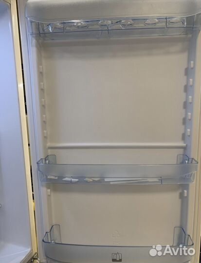 Холодильник б/у в отличном состоянии