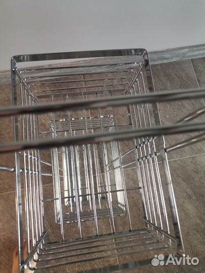 Этажерка для ванной комнаты