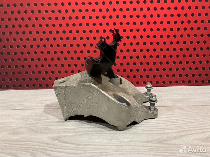 Кронштейн двигателя Bmw 8 G14/G15/G16 2020