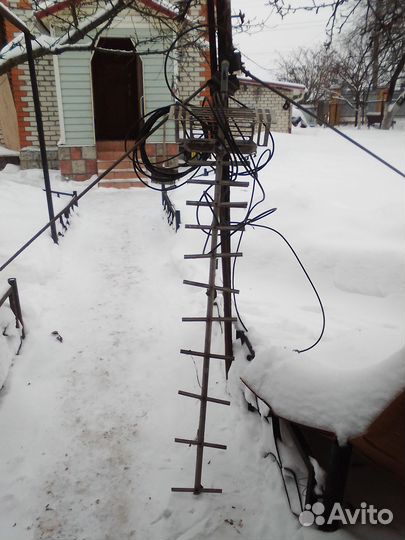 Антенна телевизионная уличная