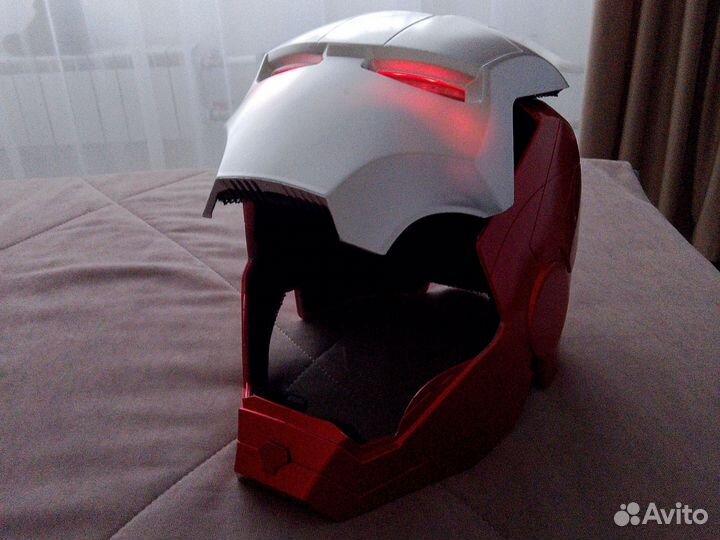 Шлем железного человека