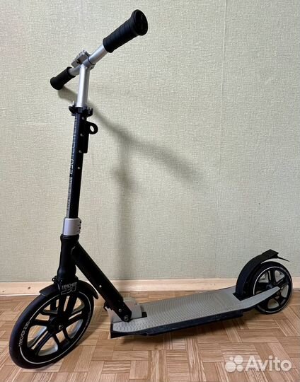 Самокат tracker 230