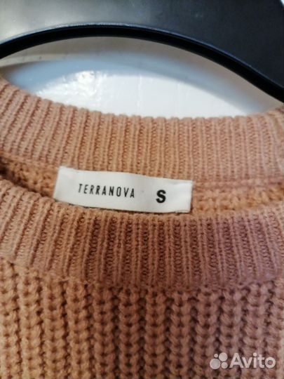 Свитер женский