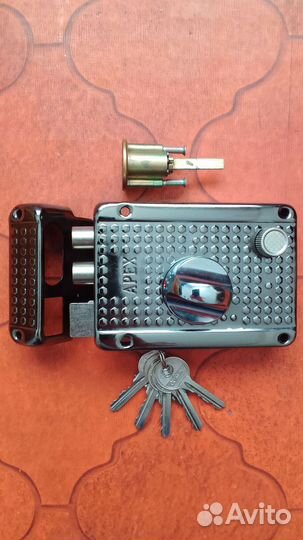 Замки дверные 'Apex', накладные
