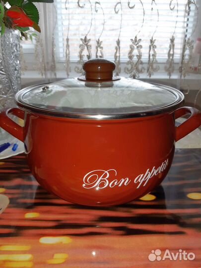 Кастрюля эмалированная