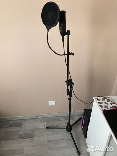 Студийный микрофон akg p120