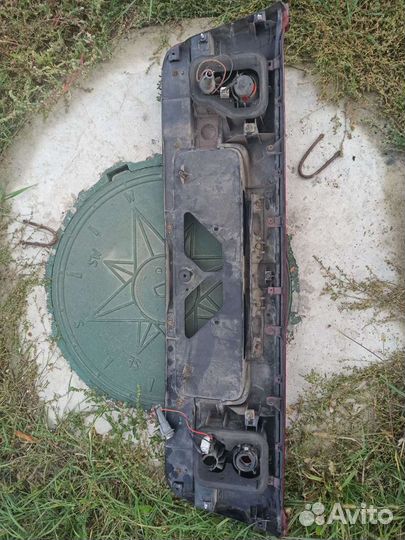 Катафот крышки багажника Mazda 626 GE