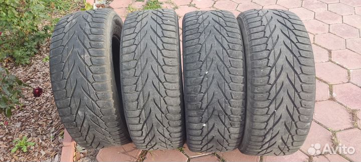 Nokian Tyres Hakkapeliitta R2 SUV 285/60 R18 116R