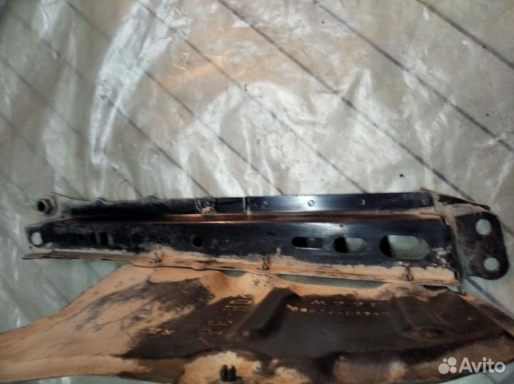 Кронштейн подрамника Toyota Corolla 151 (150) 2013