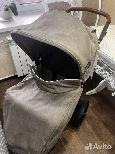 Детская прогулочная легкая коляска б/у