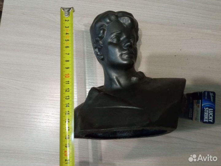 Бюст Есенина