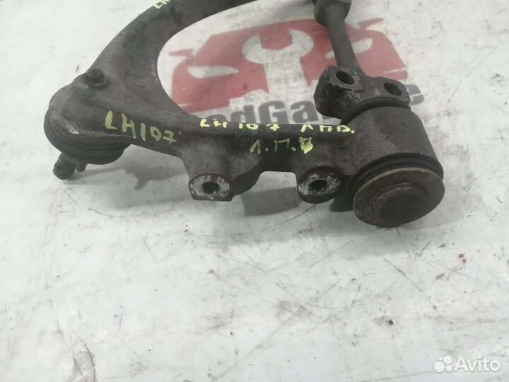 Рычаг передний левый Toyota Hiace LH107G 3L 1990