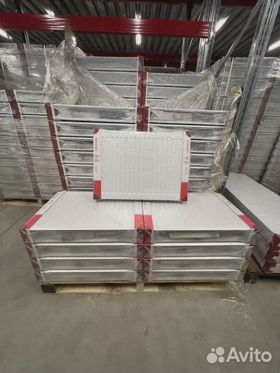 Радиатор отопления стальной. Боковое подключение